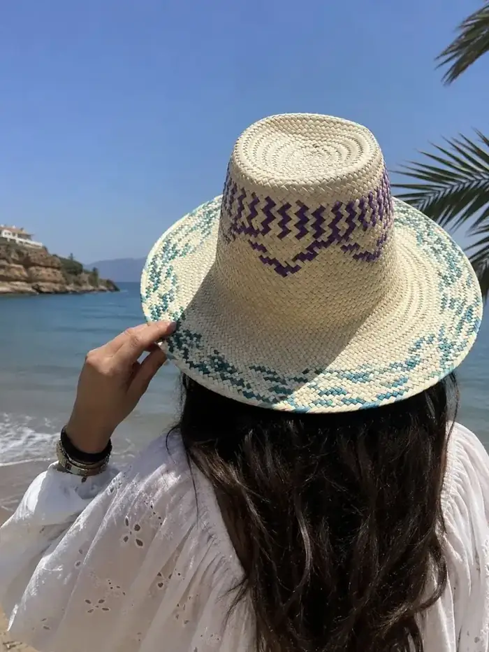 قبعة النخيل "شمس بوسعادة"
